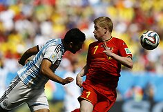 Ezequielis Garay ir Kevinas de Bruyne