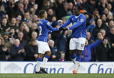 Aaronas Lennonas ir Romelu Lukaku
