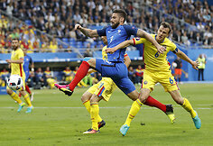 Olivier Giroud kova su varžovais