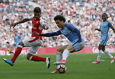 Alexas Oxlade'as-Chamberlainas ir Leroy'us Sane