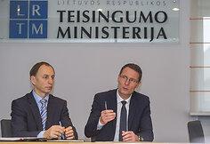 Teisingumo ministerijoje vyko pasitarimas-diskusija dėl galimos dvigubos kokybės prekių