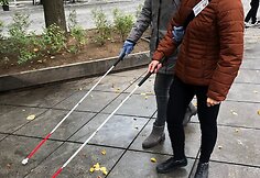 Pasivaikščiojimas su gidu neregiu.