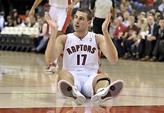Toronto „Raptors“ klubas su Jonu Valančiūnu įveikė Milvokio „Bucks“ 104:95