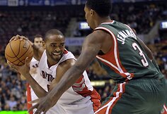 Toronto „Raptors“ klubas su Jonu Valančiūnu įveikė Milvokio „Bucks“ 104:95