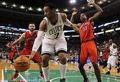 „Toronto Raptors“ klubas pralaimėjo „Boston Celtics“ ekipai 89:107