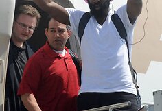 NBA klubas „Houston Rockets“ atskrido į Manilą žaisti kontrolinio mačo su „Indiana Pacers“