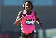 Alysia Montano – aštuntą mėnesį nėščia sportininkė, dalyvavusi JAV lengvosios atletikos čempionate