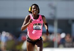 Alysia Montano – aštuntą mėnesį nėščia sportininkė, dalyvavusi JAV lengvosios atletikos čempionate