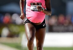 Alysia Montano – aštuntą mėnesį nėščia sportininkė, dalyvavusi JAV lengvosios atletikos čempionate