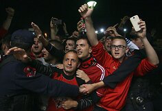 Albanijos futbolo rinktinę sirgaliai pasitinka kaip nugalėtojus