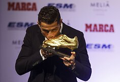 Cristiano Ronaldo įteiktas „Auksinio batelio“ prizas