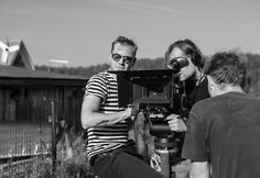 Filmo &bdquo;Koklektyviai sodai&ldquo; filmavimo akimirka