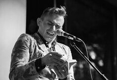 S.J.Fowleris &bdquo;Paviljono knygų savaitgalyje