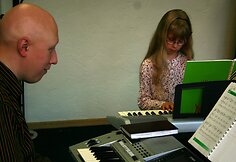 Yamaha muzikos mokyklos nuotrauka.