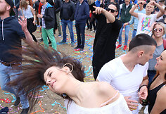 &bdquo;Summerburst&ldquo; festivalininkai