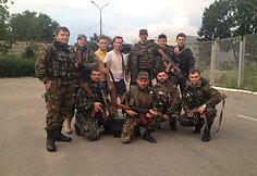 Savanorių bataliono &bdquo;Dnepr-1&ldquo; karių grupė, kuriai priklausė ir Andrejus. Nuotrauka daryta prie&scaron; i&scaron;vykstant į Ilovaiską.