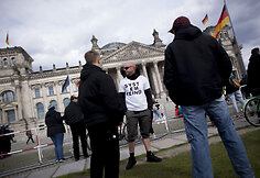 Protestai prie&scaron; vie&scaron;ojo gyvenimo apribojimus Vokietijoje