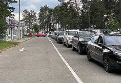 Automobilių eilės prie &bdquo;Regitros&ldquo;
