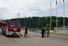 Ugniagesiams gelbėtojams perduotos naujos gaisrinės automobilinės cisternos ir lengvieji automobiliai
