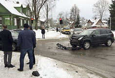 Vilniuje susidūrė „Honda“ ir BMW