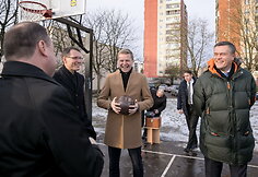 &Scaron;alia Vilniaus Karolini&scaron;kių gimnazijos atidaryta nauja mažoji futbolo aik&scaron;tė
