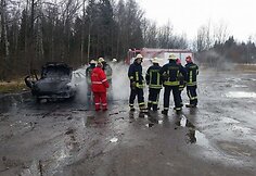 Sudegė lengvasis automobilis