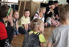 75-ąjį kūrybinės veiklos jubiliejų &scaron;venčiantis ansamblis &bdquo;Lietuva&ldquo; atvėrė savo namų duris