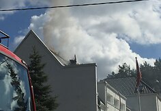 Vilniuje, Nugalėtojų gatvėje, užsidegė namo stogas