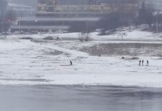 Sostinės gelbėtojai po Neries ledu ie&scaron;ko skenduolės
