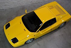 Parduodama „Ferrari Testarosa“