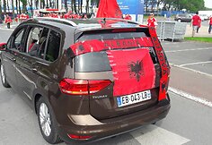 Albanijos rinktinės sirgaliai nudažė Lanso gatves