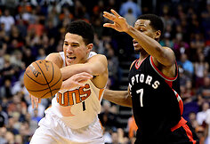 Devinas Bookeris ir Kyle'as Lowry