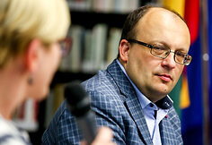 Vertėjas Nerijus &Scaron;epetys