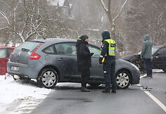 Trečiadienio vidurdienį Vilniuje, Verkių gatvėje, įvyko masinė avarija, kur sudaužyti 3 automobiliai