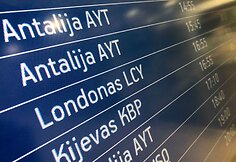 Lenkijos avialinijos pristato naują lėktuvų reisą į Londono miesto aerouostą