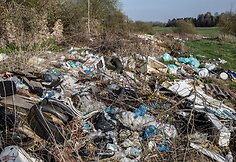 Keliasde&scaron;imt metų Asvejos ežero pa&scaron;onėje veikiantis nelegalus sąvartynas 
