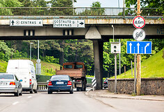 Kelio ženklai Geležinio Vilko gatvėje, Vilniuje