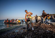 Migrantai ruo&scaron;iasi plaukti per i&scaron;orinę Europos sąjungos sieną