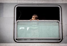 Migrantų portretai Tovarniko (Kroatija) geležinkelio stotyje