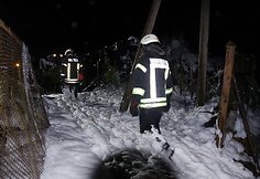 Ugniagesiai Utenoje gesina degančias padangas
