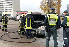 Vilniuje užsidegė &bdquo;Hyunday&ldquo; automobilis
