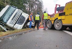 Ties Rumšiškėmis nuo kelio nuvažiavo vilkikas