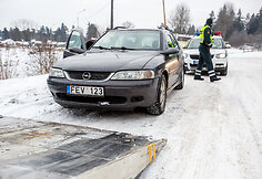 Policija konfiskuoja bėglio automobilį