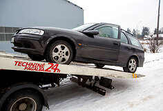 Policija konfiskuoja bėglio automobilį
