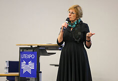 Rūtos Vanagaitės knygos &bdquo;Jis&ldquo; pristatymo akimirka