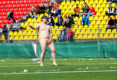 Per varžybas nuogas sirgalius i&scaron;bėgo į LFF stadioną 