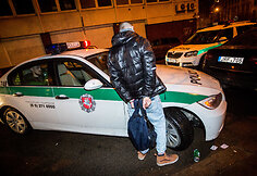 Policijos reidas Vilniaus naktiniame bare ie&scaron;kant narkotikų