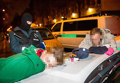 Policijos reidas Vilniaus naktiniame bare ie&scaron;kant narkotikų
