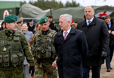 JAV Gynybos sekretoriaus J. Mattis vizitas  poligone Pabradėje