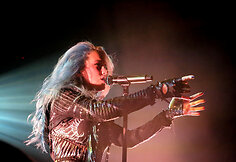 &bdquo;Arch Enemy&ldquo; koncerto akimirka